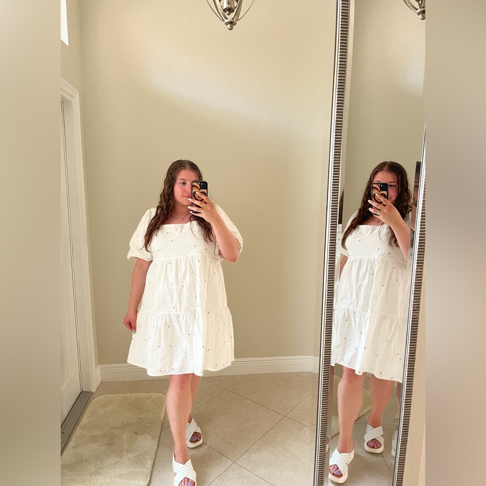 White daisy mini sundress